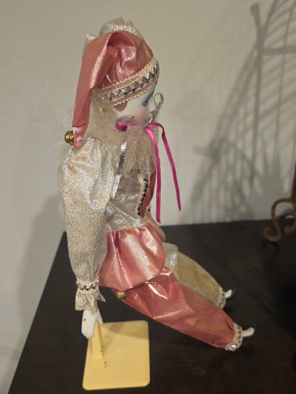 Pierrot clowns Harlequin doll - Picture 5 of 16